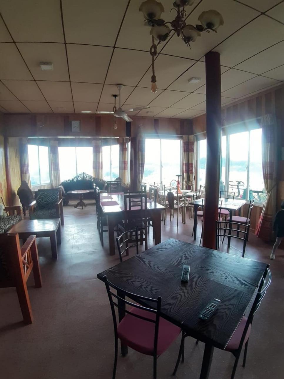 Polo Region Rest Inn Хапутале Екстериор снимка