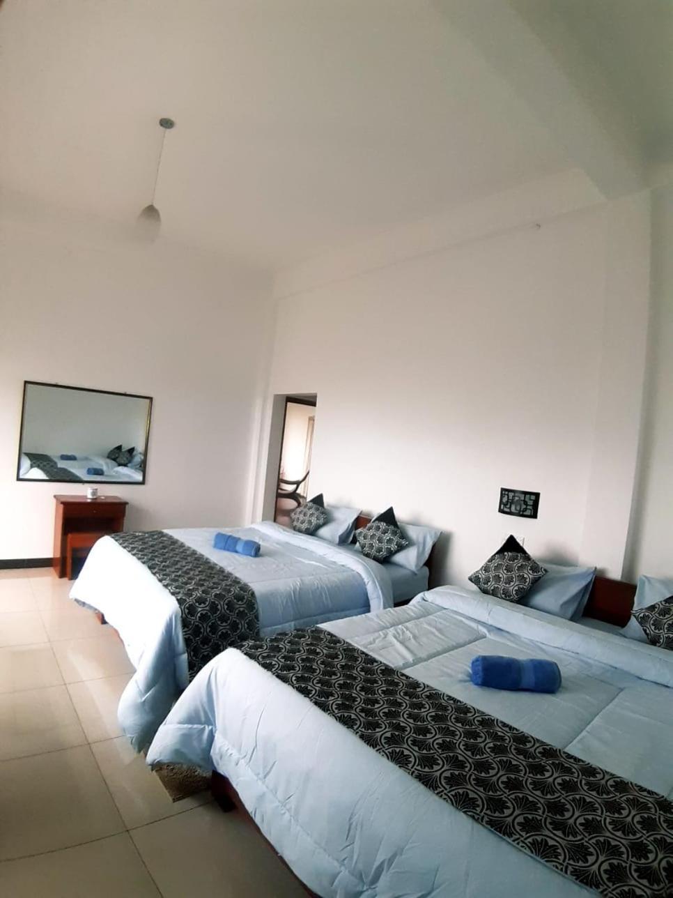 Polo Region Rest Inn Хапутале Екстериор снимка