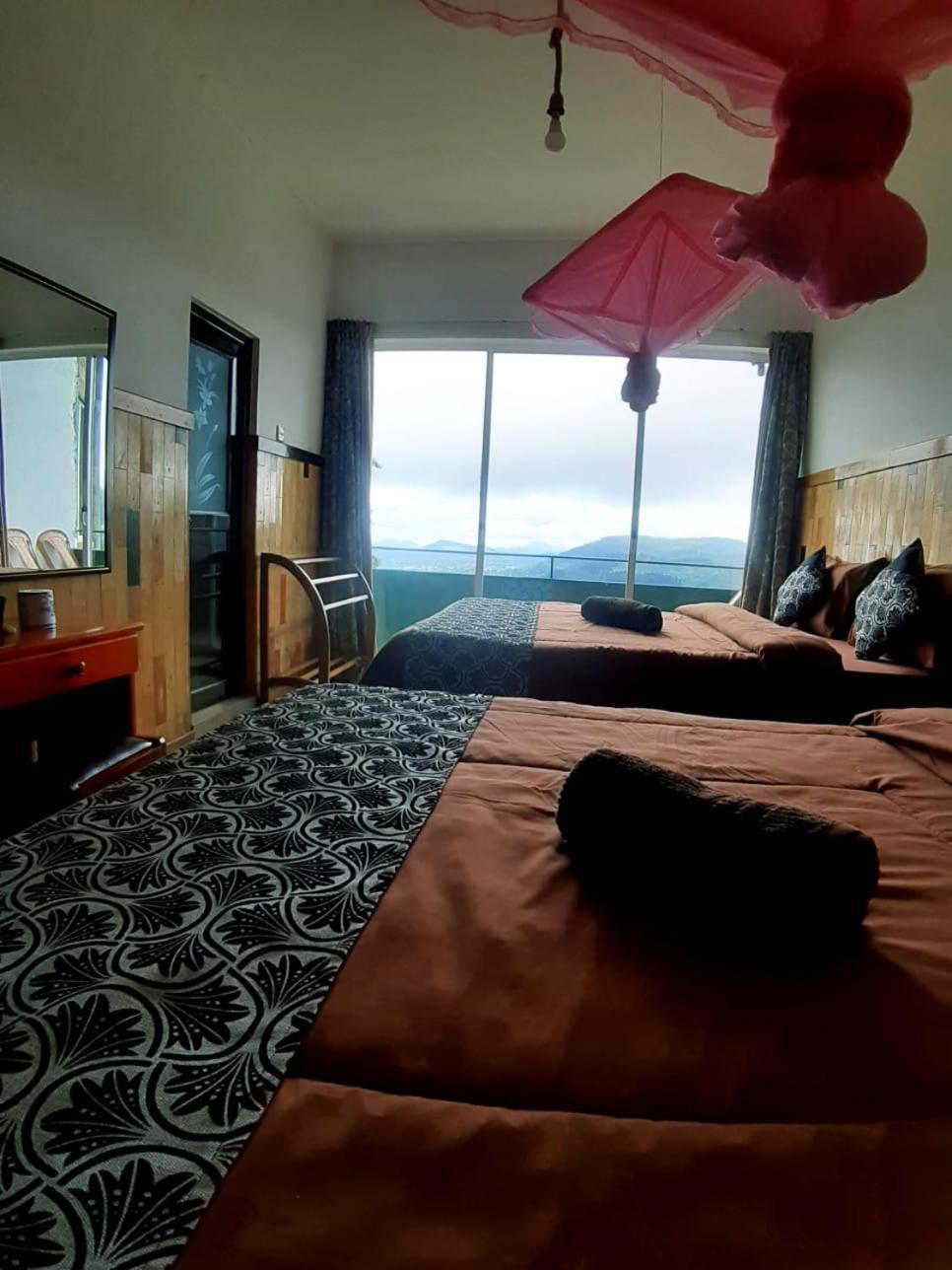 Polo Region Rest Inn Хапутале Екстериор снимка