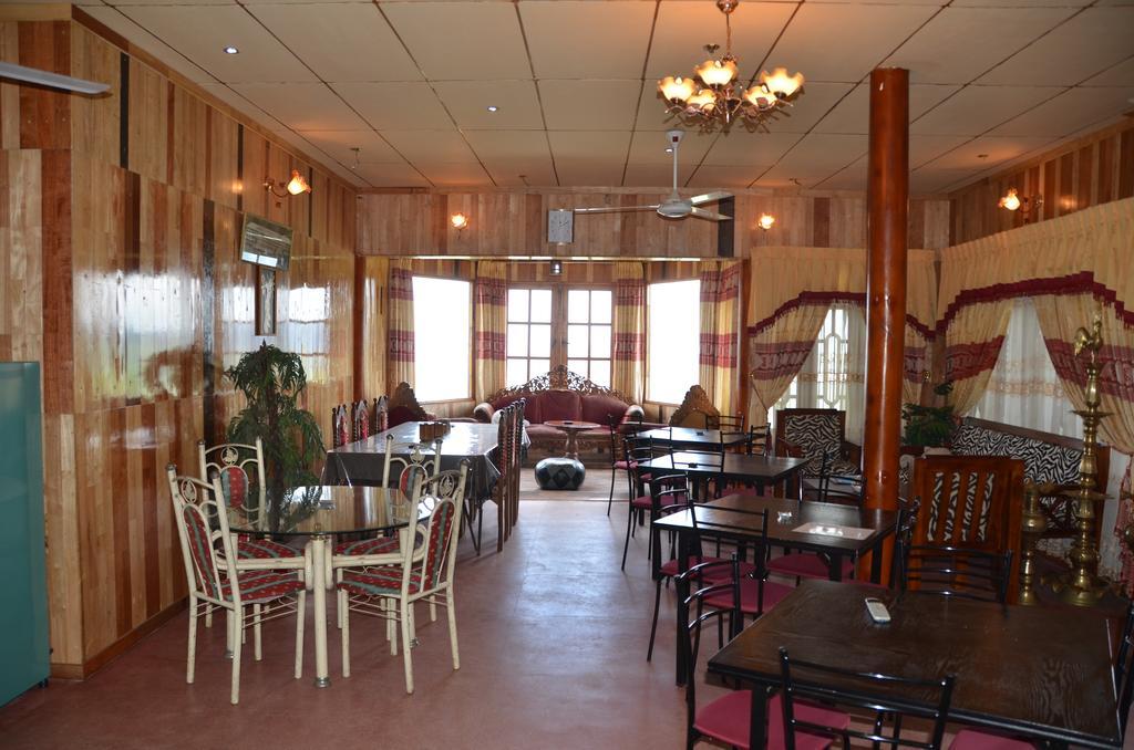 Polo Region Rest Inn Хапутале Екстериор снимка